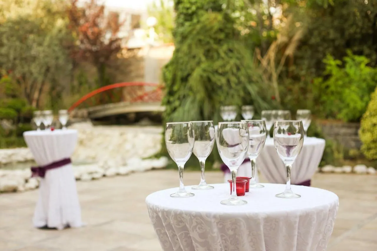 **  Kadak Garden Istanbul Otel Türkiye